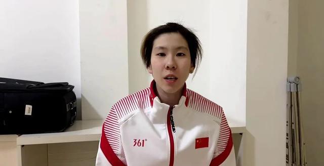 孙雅婷 天津女子水球队主教练 我觉得这两次比赛,队员们的表现出乎了