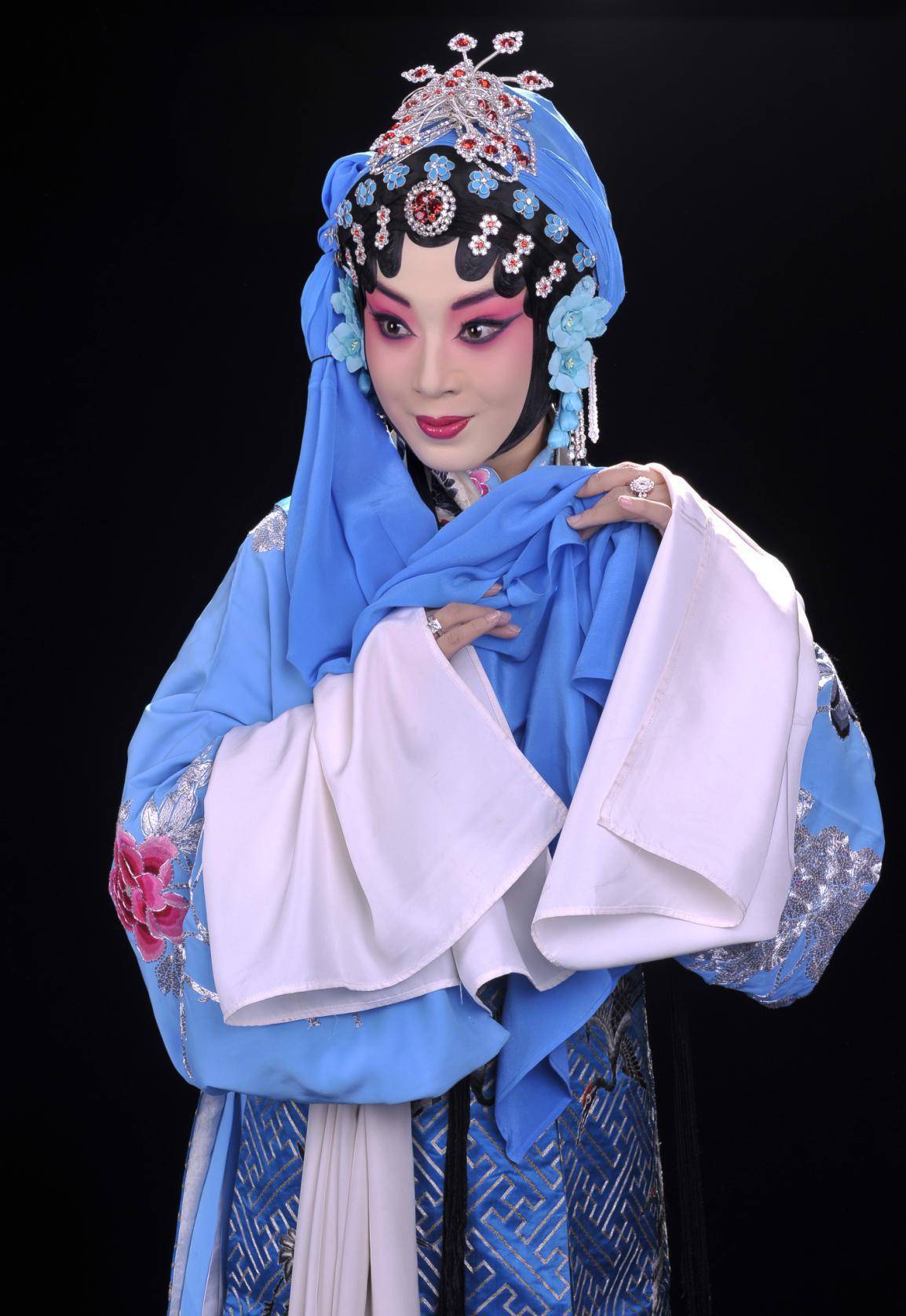 国家京剧院的副院长袁慧琴又为何接受调查,原因又是什么?