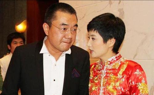 董勇:出道34年,辜负一婚老婆,二婚娶小9岁娇妻,47岁喜当爹_感情_妻子