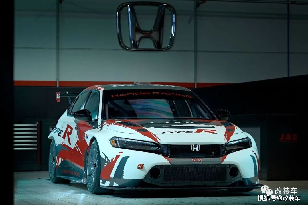 关于思域type-r fl5的改装方向,其实还有很多,像spoon sports, js