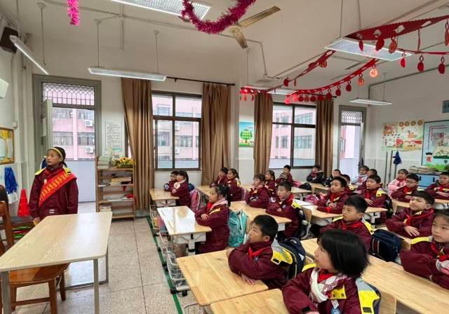 富阳高桥小学:法润童心"宪"在进行_宪法_活动_师生