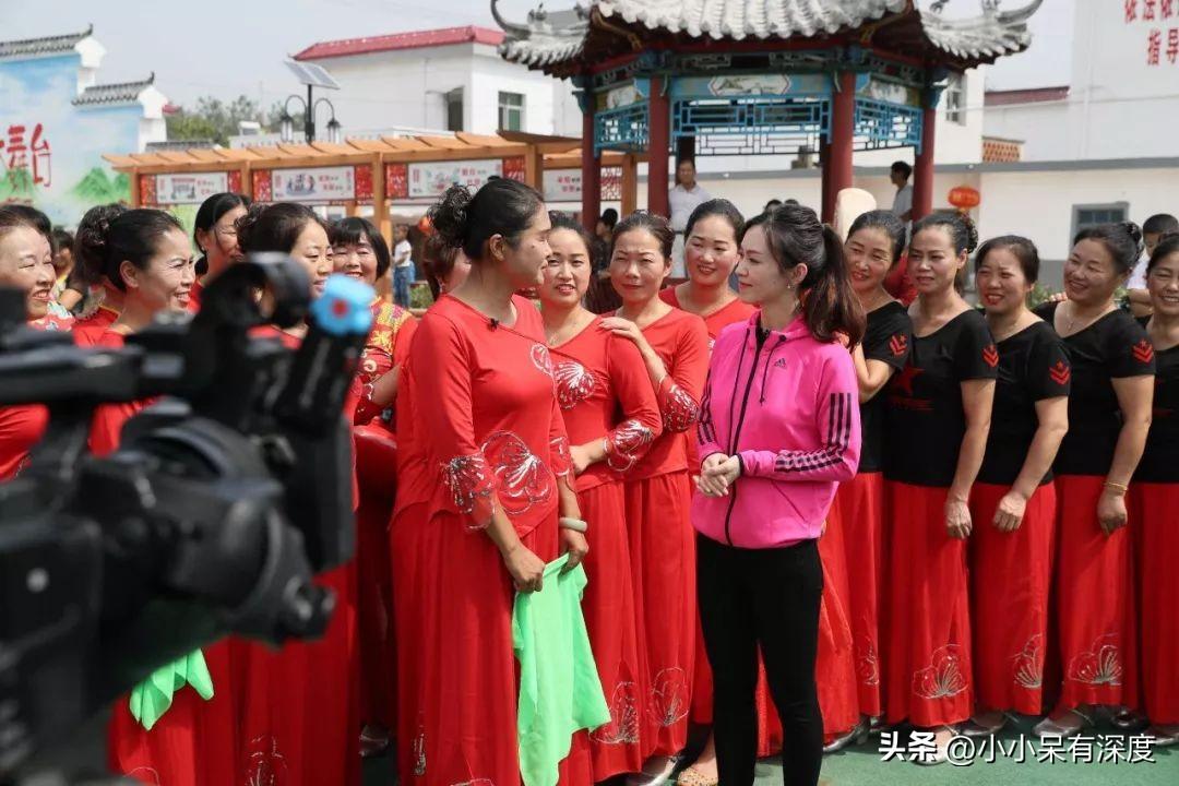 常怡秋,她是安徽卫视《帮女郎》主播,与男友终成眷属,结为夫妻_生活