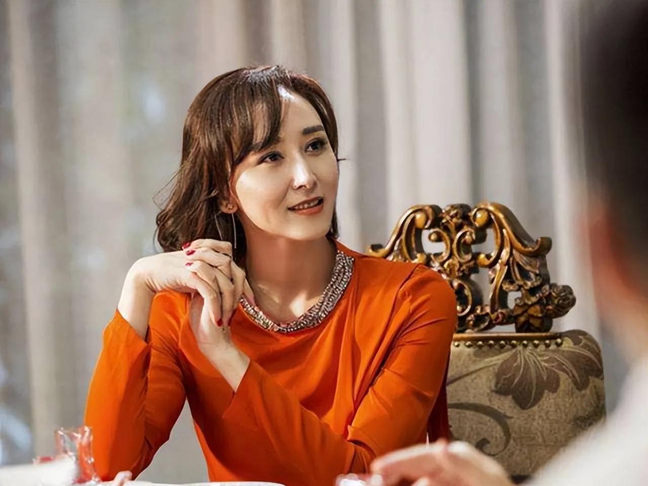 胡静,明月林下美人来_眼睛_明星_曾黎