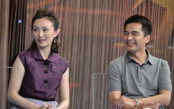 他换了4个老婆,一个比一个漂亮,如今生活非常幸福_许亚军_妻子_张晞