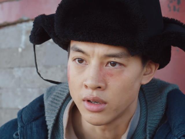 《新世界》成为神剧:源于徐天的狂妄自大,其根在于金海的溺爱_灯罩