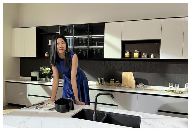 27岁袁心玥亮相新岗位,效仿张常宁给郎平一份惊喜_活动_中国女排_蔡斌