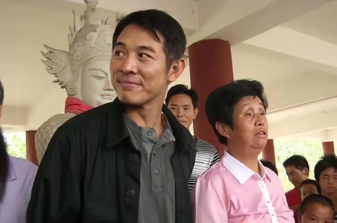 赵群学:她是贵州山村妇女,却成了李连杰干妈,曾因诈骗获刑两年_气功