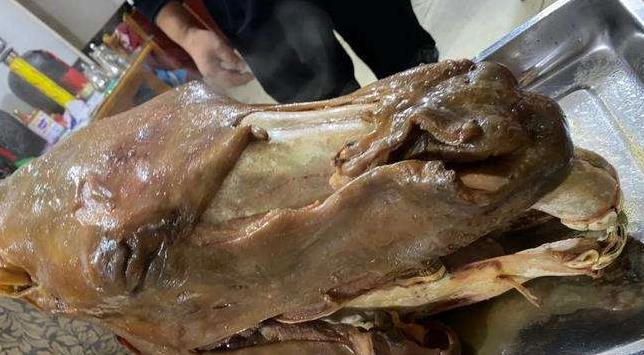 山东最便宜的驴头,320元一个有8斤肉,每天限量10个去晚了吃不到_客人