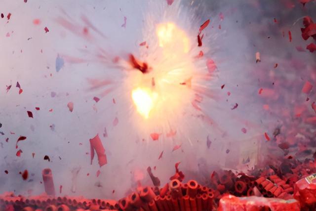 农村人早知道_烟花_纸钱_鲜花