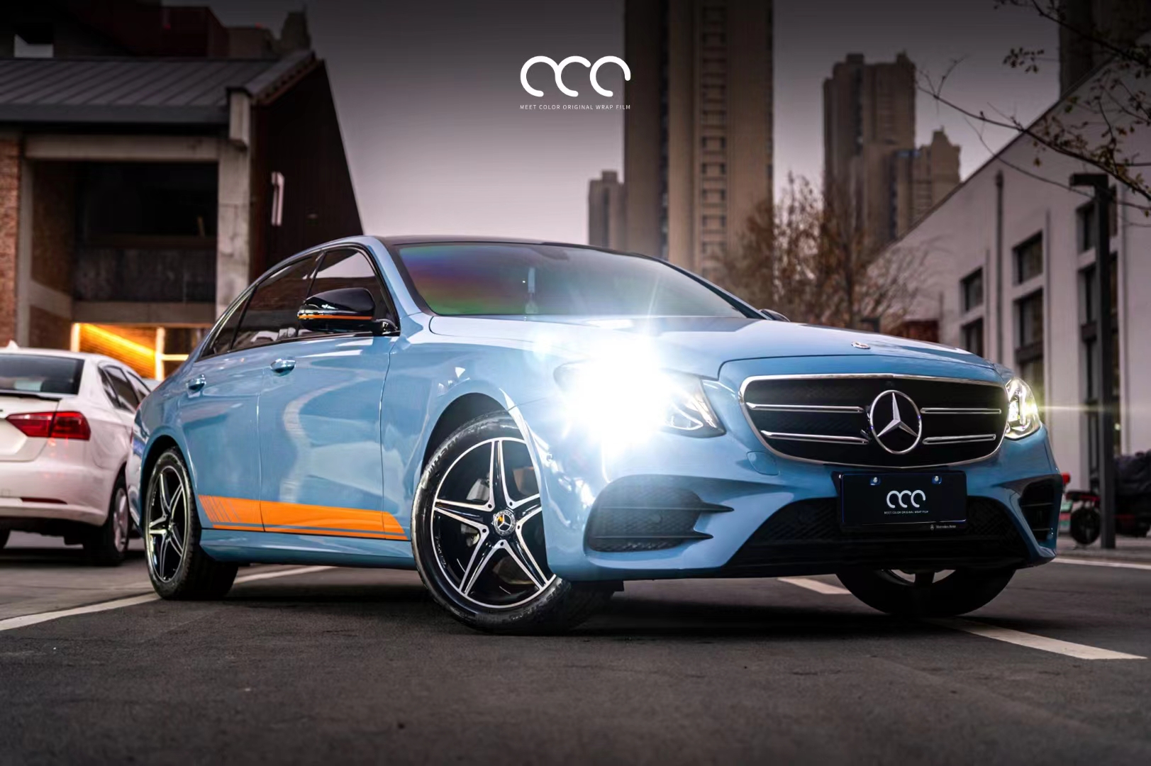 奔驰e级漫彩改色膜瓷器蓝,深若雨晴,淡如月色_搜狐汽车_搜狐网