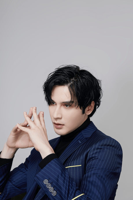 他与华晨宇于朦胧同届快男 如今转型演员 西装禁欲系超有范_居来提