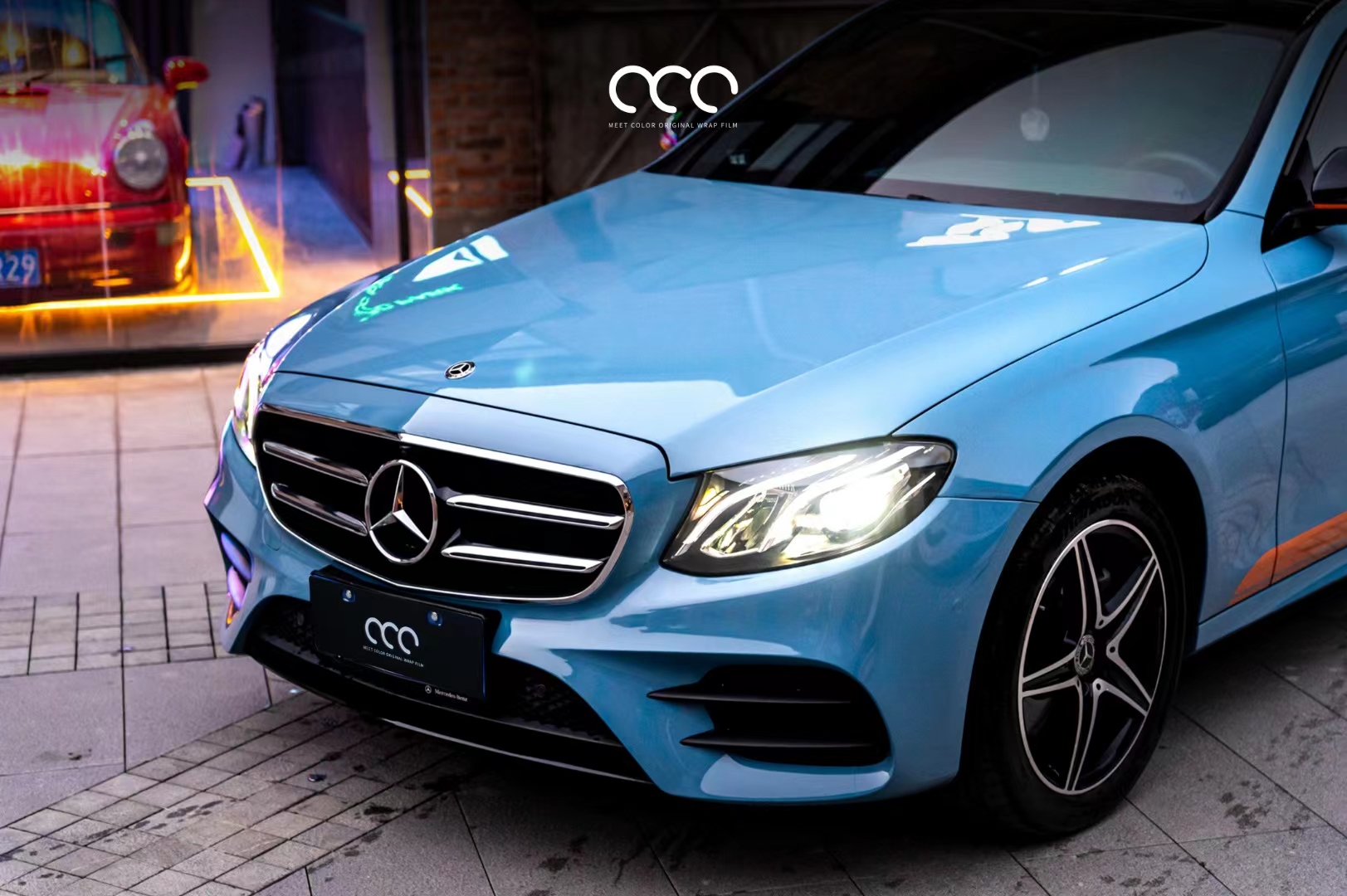 奔驰e级漫彩改色膜瓷器蓝,深若雨晴,淡如月色_搜狐汽车_搜狐网