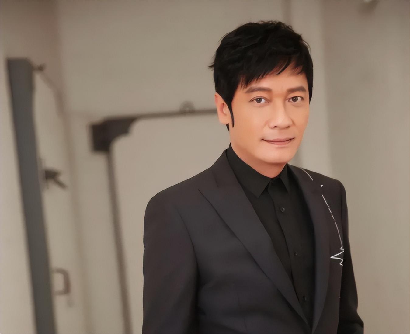 8位定居内地的过气港星,有人成富豪,有人租房住!_万梓良_罗嘉良_生活