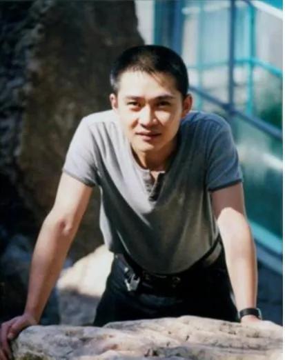 演员任帅:娶圈外妻子,钱也归她管,恩爱21年无绯闻_搜狐网