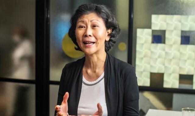 被香港首富李嘉诚独宠29年,帮李嘉诚赚了千亿,周凯旋有多牛?