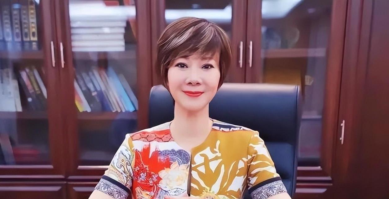 "乒坛一姐"曹燕华:这辈子最正确的决定,就是二婚嫁给现任丈夫_施之皓