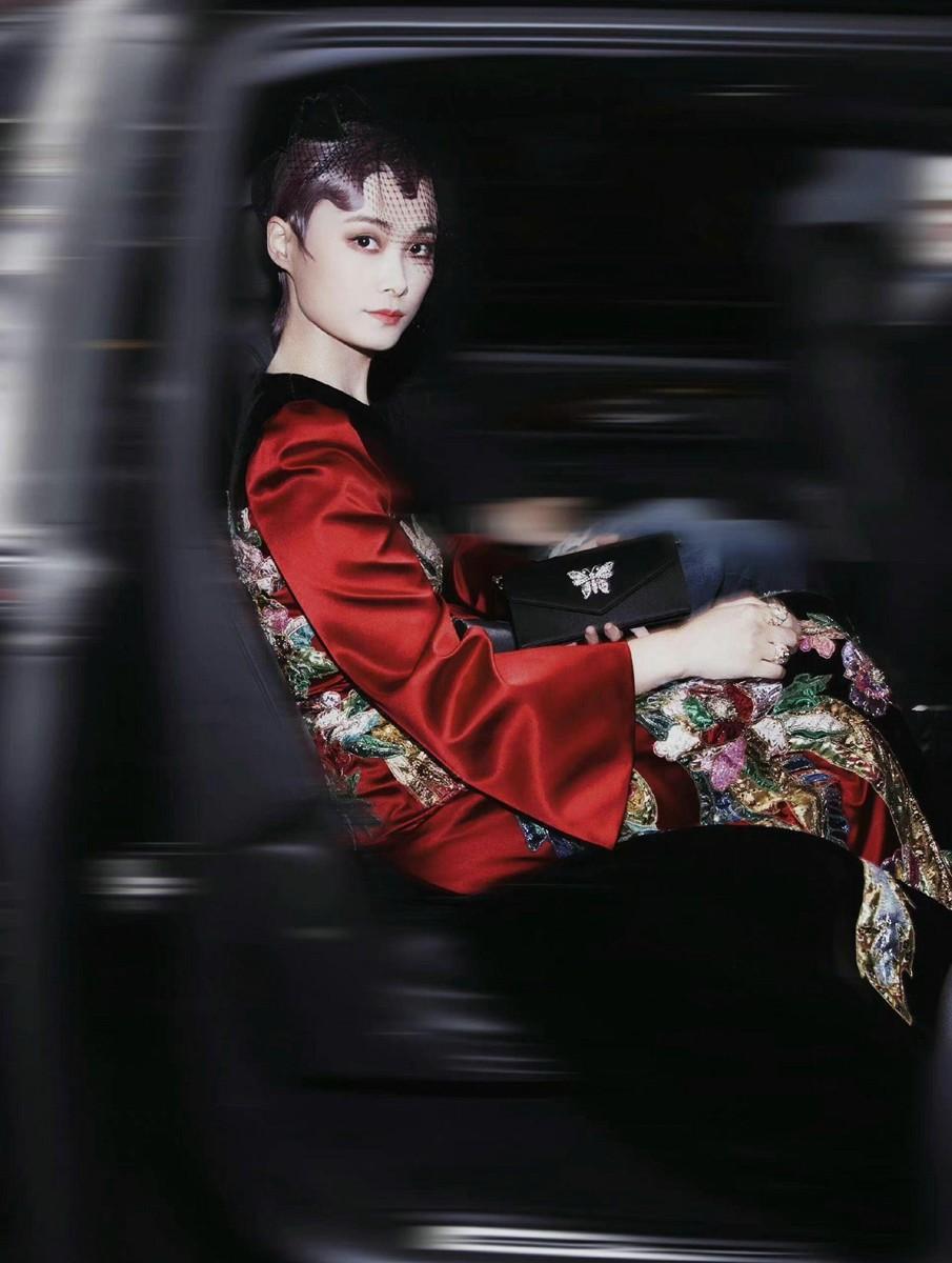 孔雀裙配铜钱头尽显东方美,谁还叫她假小子_造型_优点_知识