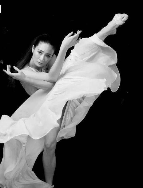 优秀演员"王小蒙",离开赵本山10年,35岁跳舞享誉世界_王亚彬_舞蹈