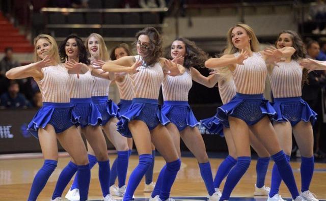 林书豪揭秘nba的啦啦队,对球员没啥作用_比赛_拉拉队员_表演