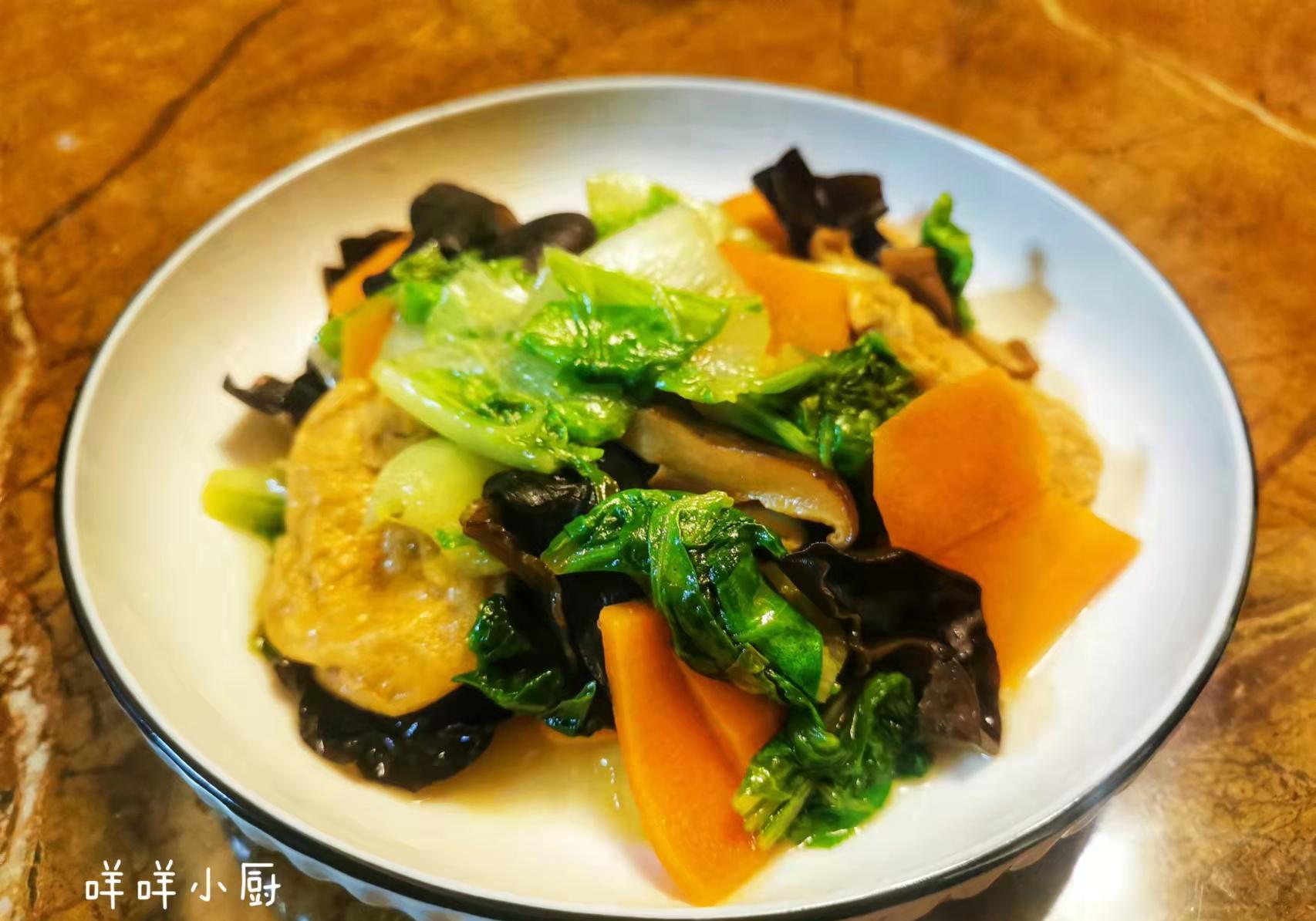 物美价廉的素炒什锦,操作简单易学,鲜嫩爽口营养美味大家别错过_白菜