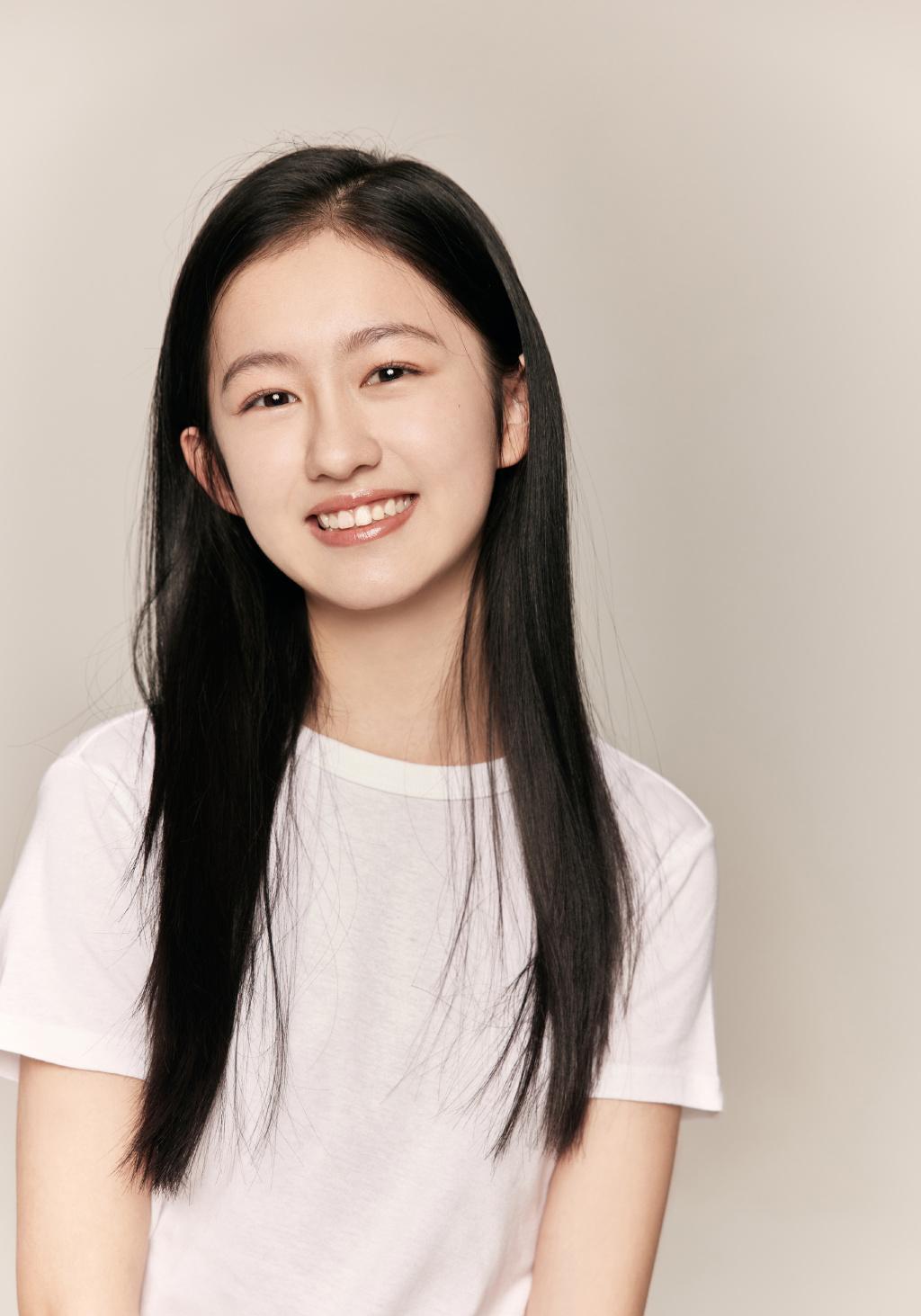 吕晨悦情绪质感写真,笑中带泪,眼神坚定,网友:小扶摇长大了_妹妹_作品