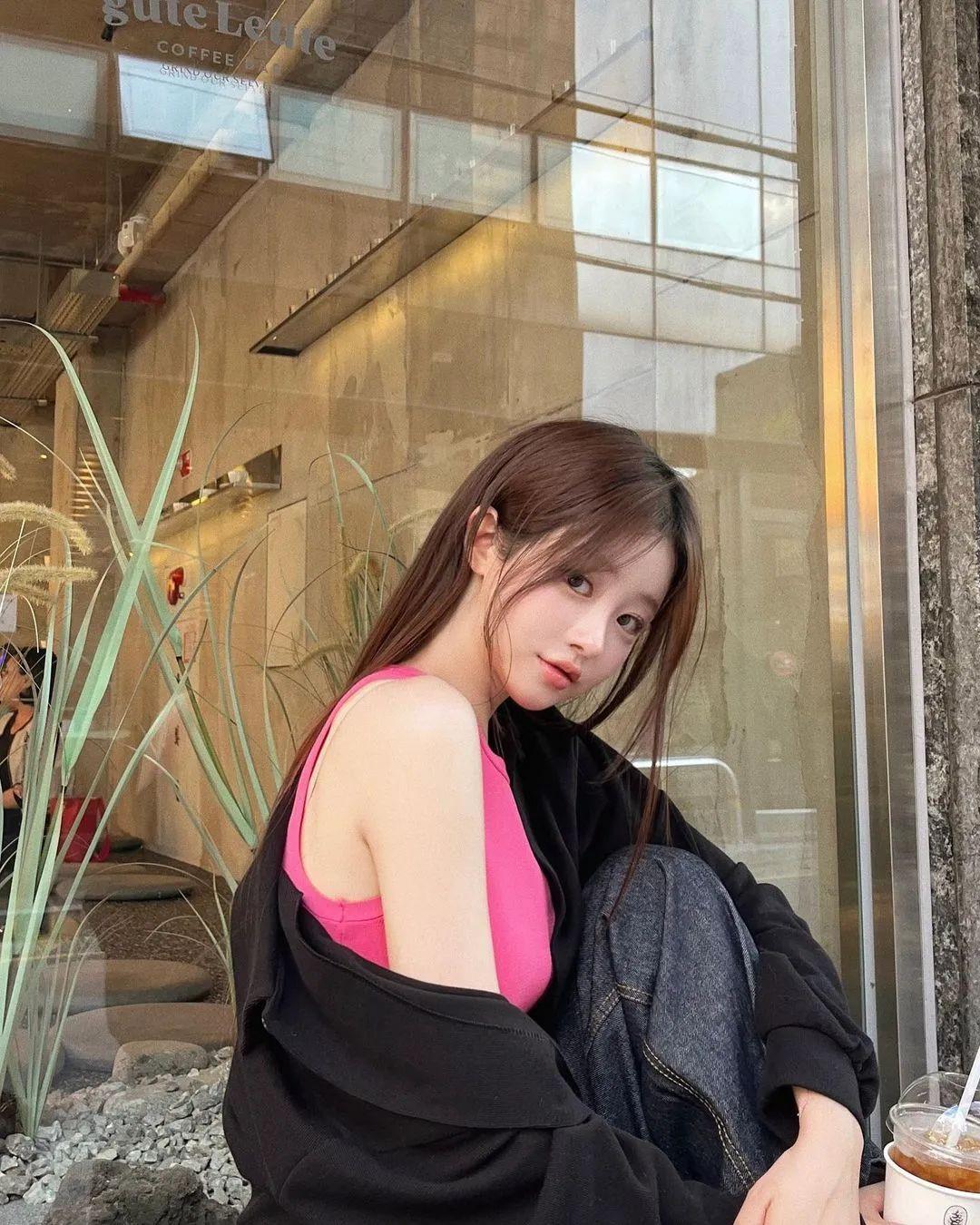 韩国网红uzaa,宛如人间"芭比娃娃"的气质女神