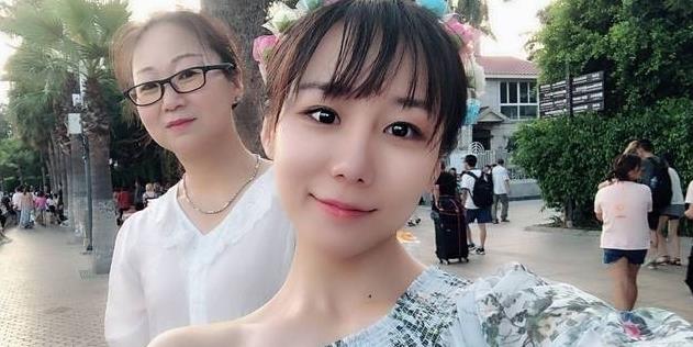 邓琳琳是安徽省政协委员,全国青年联合会委员.