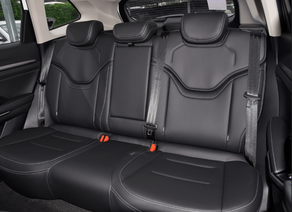 后排座椅支持比例放倒更加扩展了储放空间haval配 置 方 面该款车型的