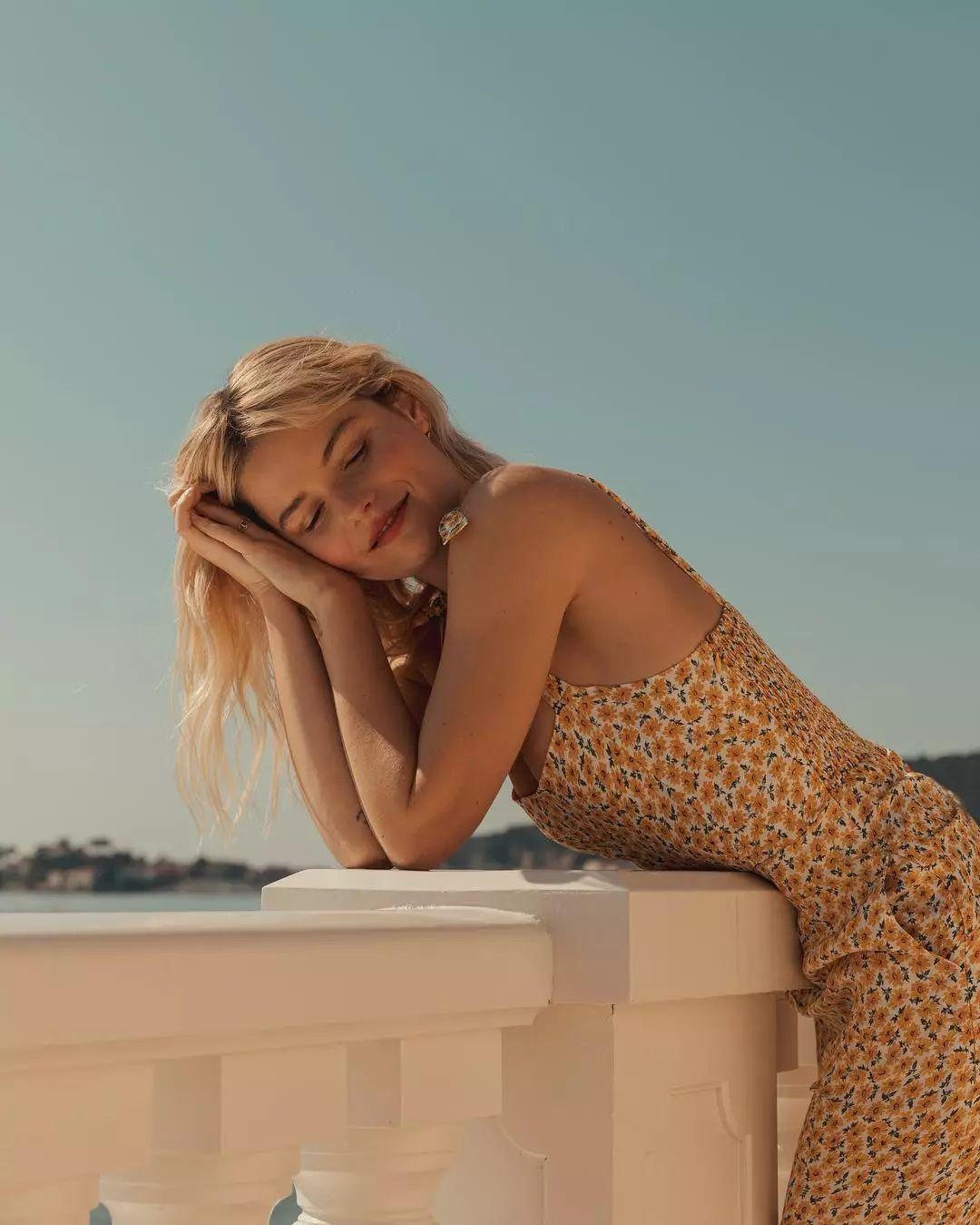 小个子还微胖,这个法国博主也太会打扮了吧_socol_sabina_风格