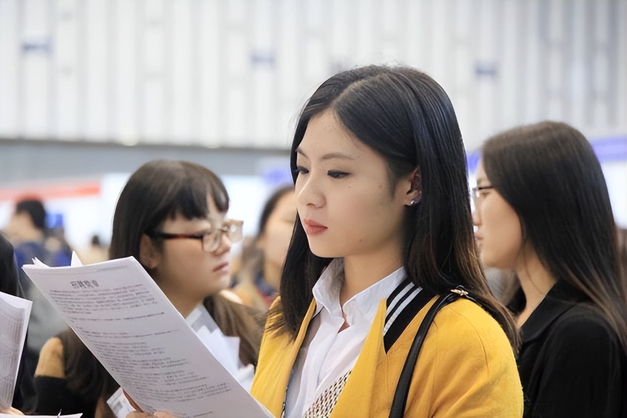 公务员省考出现"冷门岗位",整体薪资福利优秀,却很少有人报名_工作