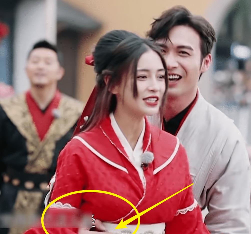 张彬彬公主抱baby,手部的摆放位置成亮点,素质如何很显然_游戏_时候