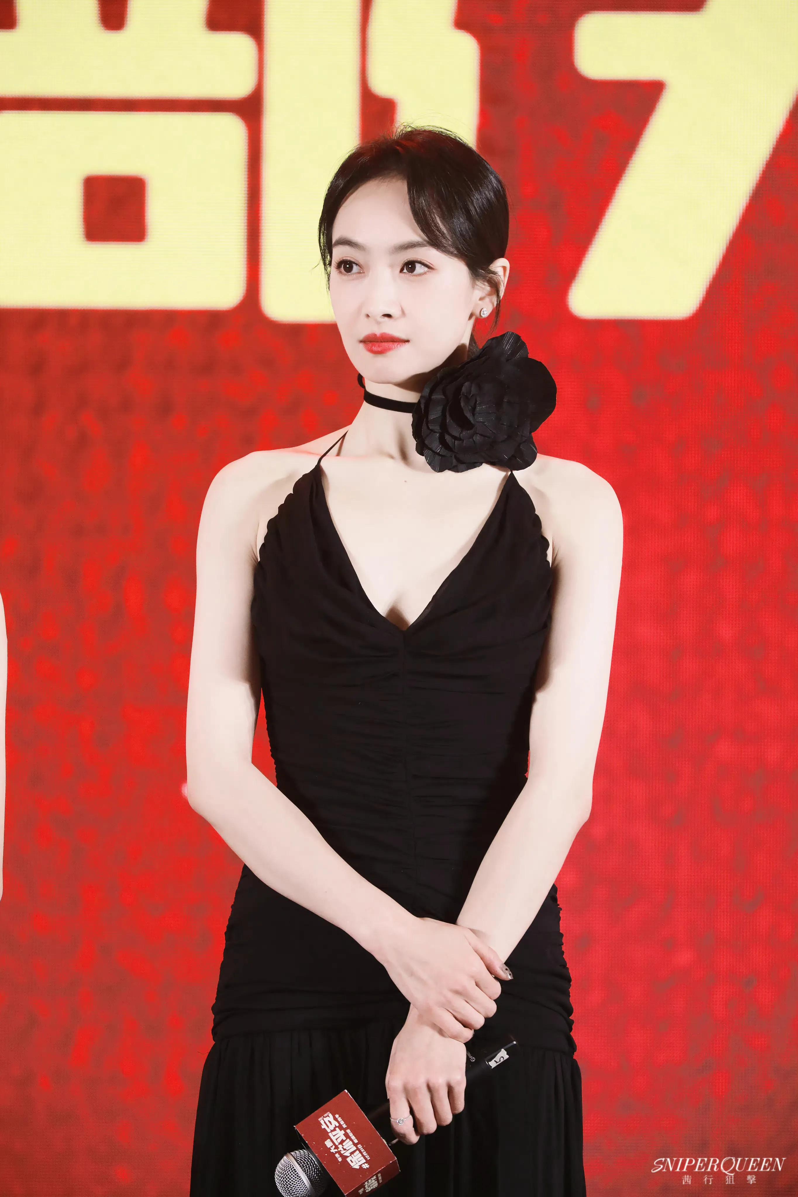 宋茜穿高领黑色旗袍,中国女人长相就是大气_感觉_骨架_仪态