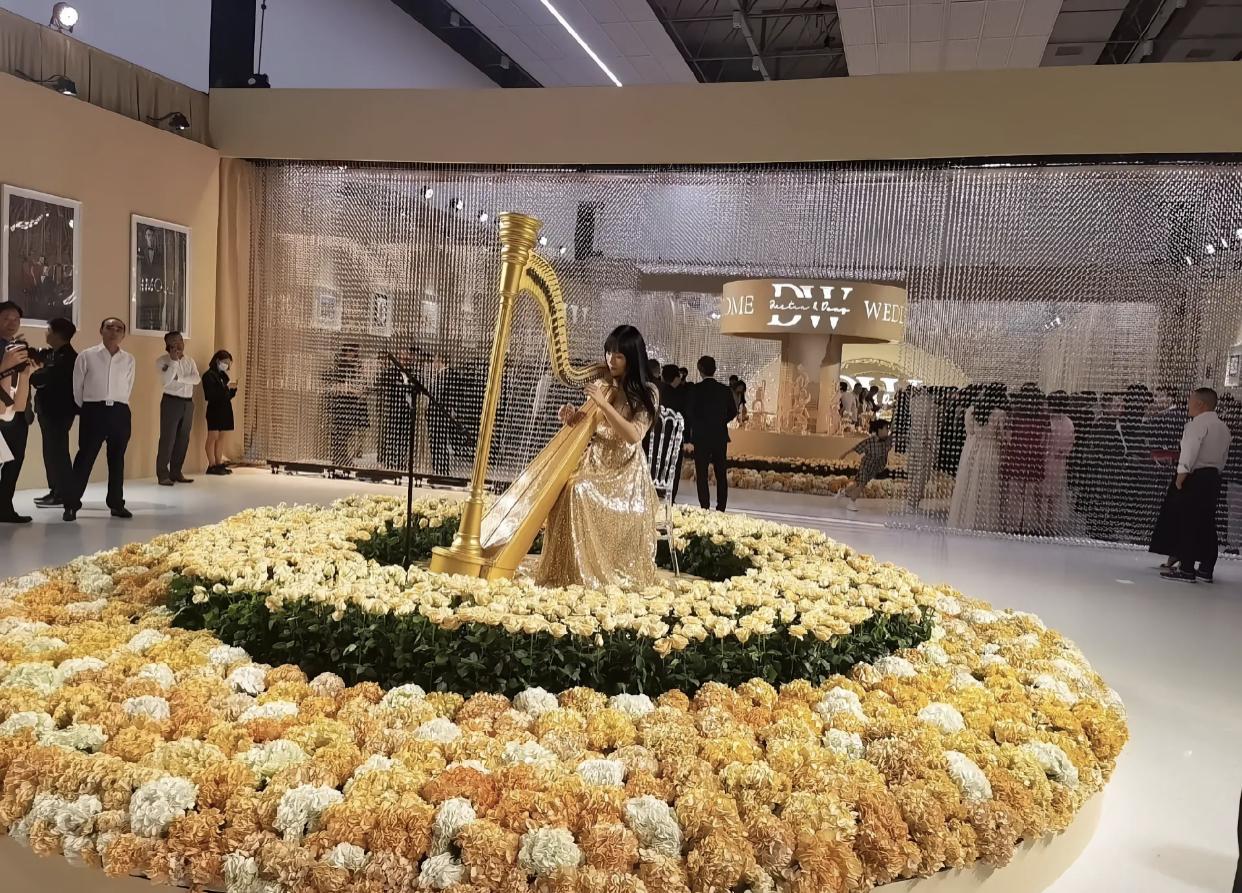 安踏太子爷官宣结婚!