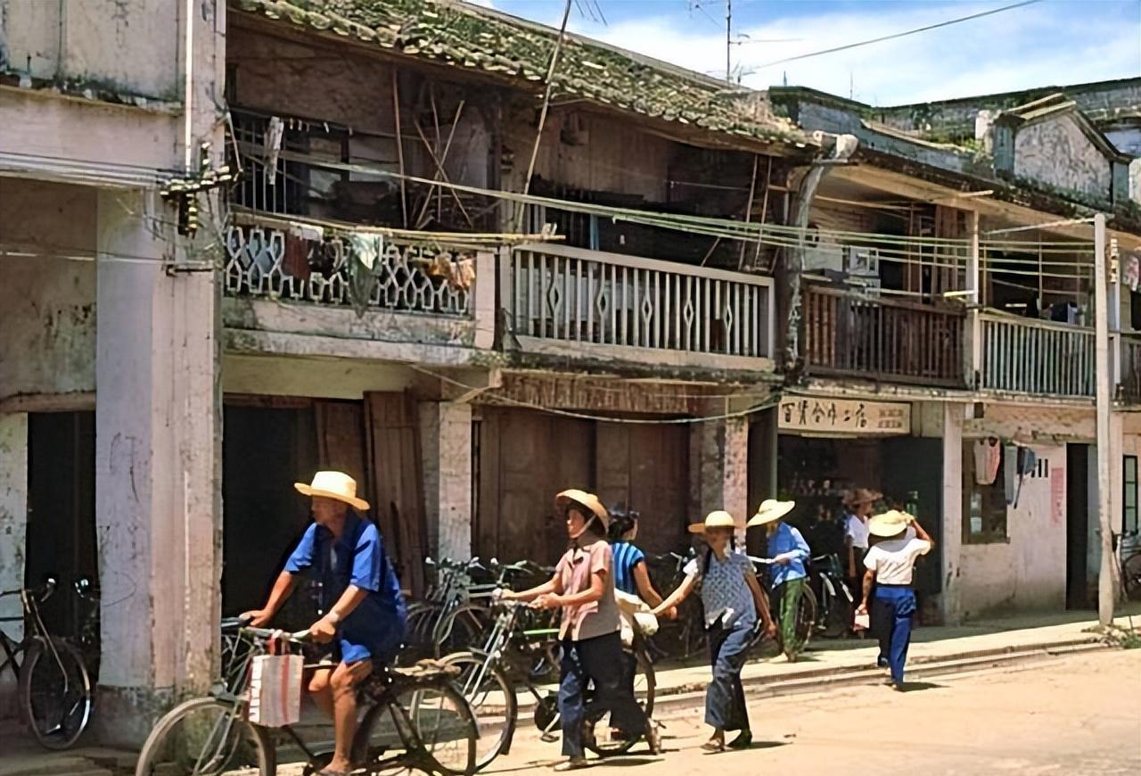 上世纪八十年代的深圳,今非昔比沧海桑田_城市_人们_行人