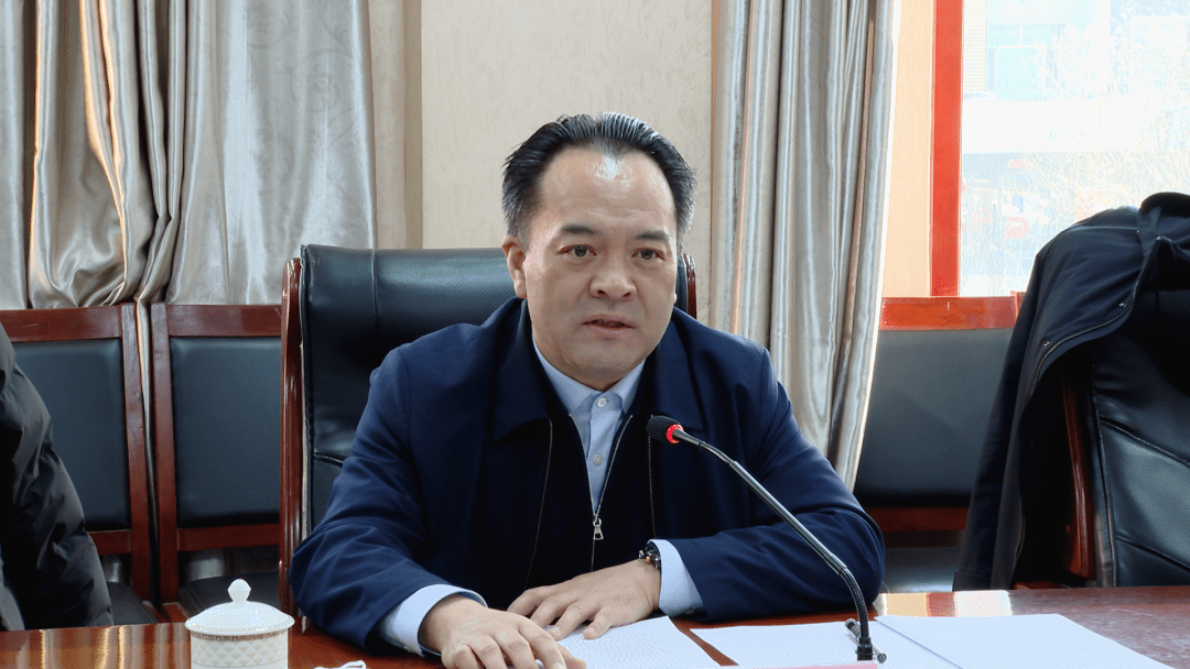 李军与神东煤炭集团党委书记 董事长李新华举行工作会谈_合作_企业