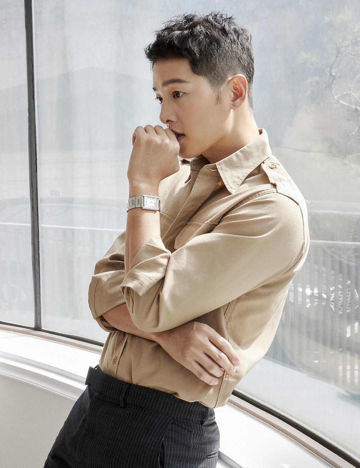 宋仲基,做普拉提,玩足球游戏,想做一个展现"素淡"演技的演员_什么