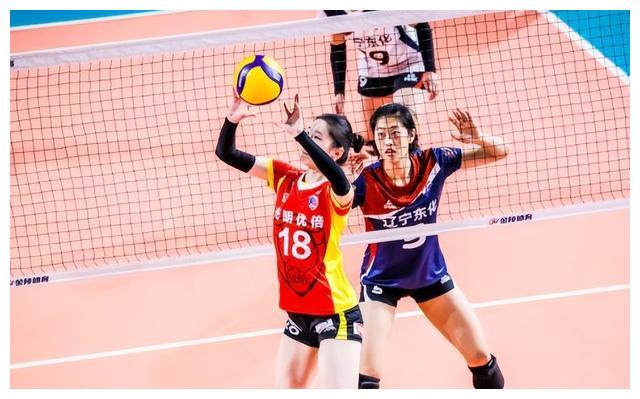 女排1米83新带刀二传被重用!