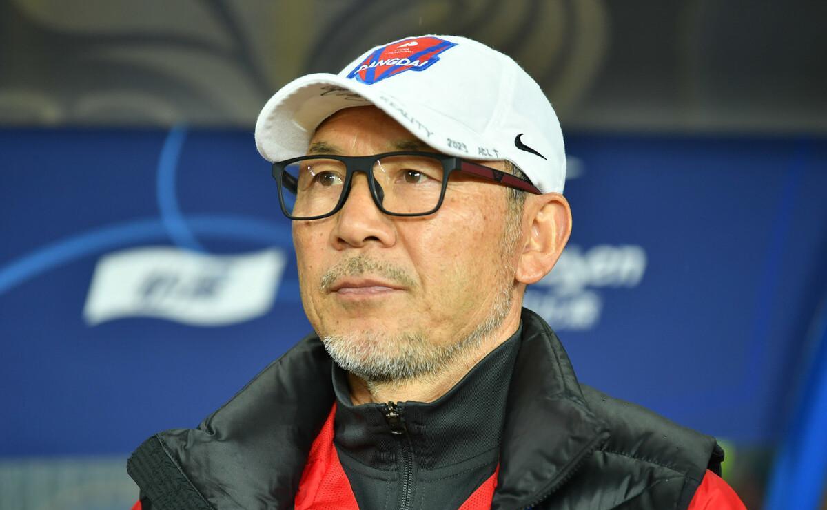 中超人物志:国外教头张外龙,他让重庆当代更上一层楼_本赛季_亚冠