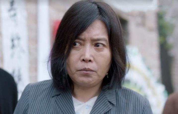 如今61岁的丁嘉丽仍孤身一人,她受尽了情伤,只愿吃斋念佛了却红尘