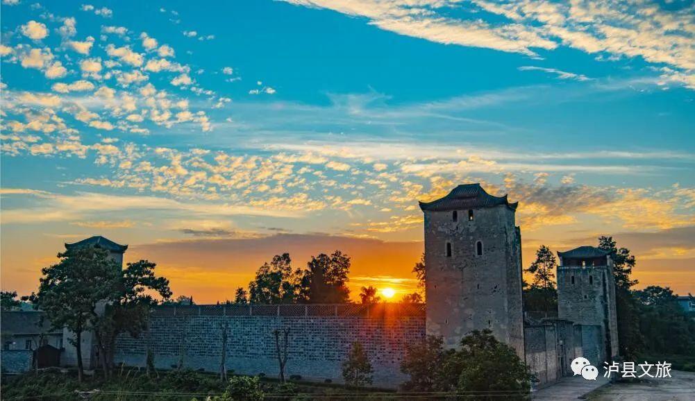 泸县方洞镇石牌坊村是第二批列入中国传统村落名录的村落,是省级卫生