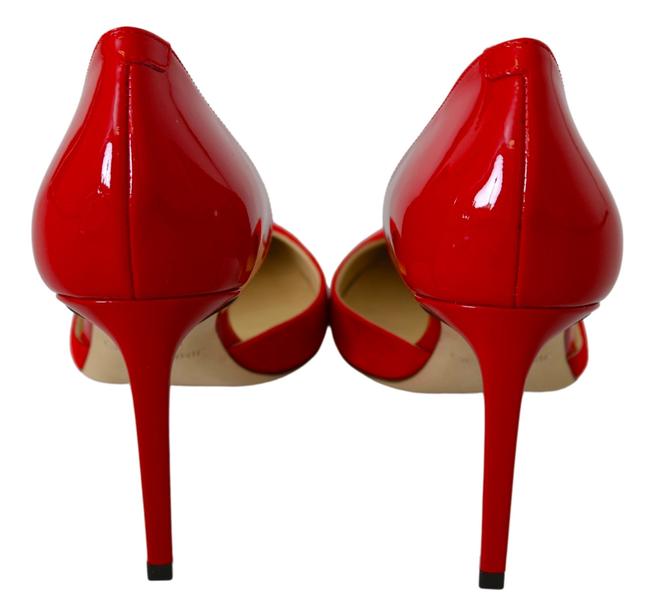 超模米兰达·可儿喜欢穿什么样的高跟鞋?_凉鞋_穿着_红色