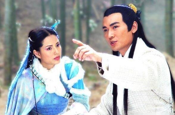 焦恩俊晒与李若彤合照:明明是同龄,如今你还年轻,我却成大叔!