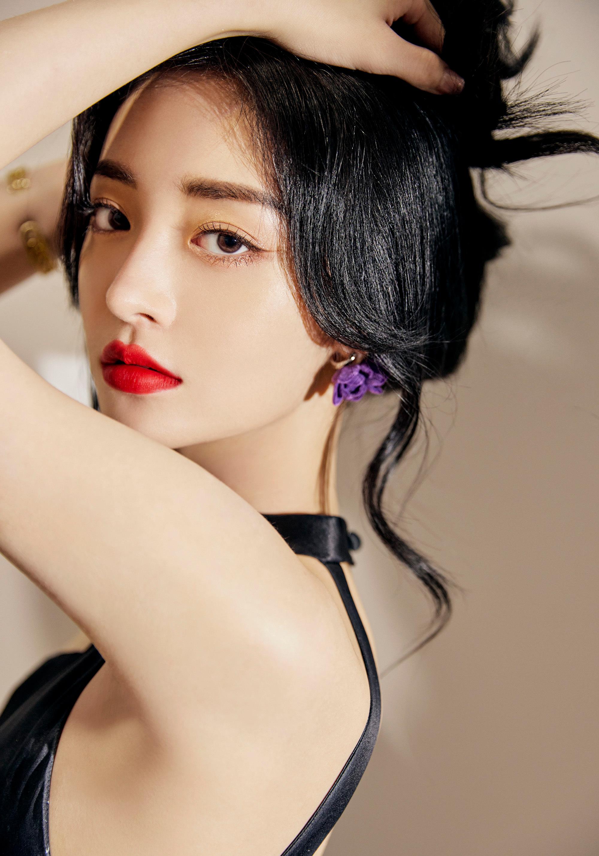 周洁琼,清纯可爱,身姿妖娆,令人心动不已!_风格_魅力_内地