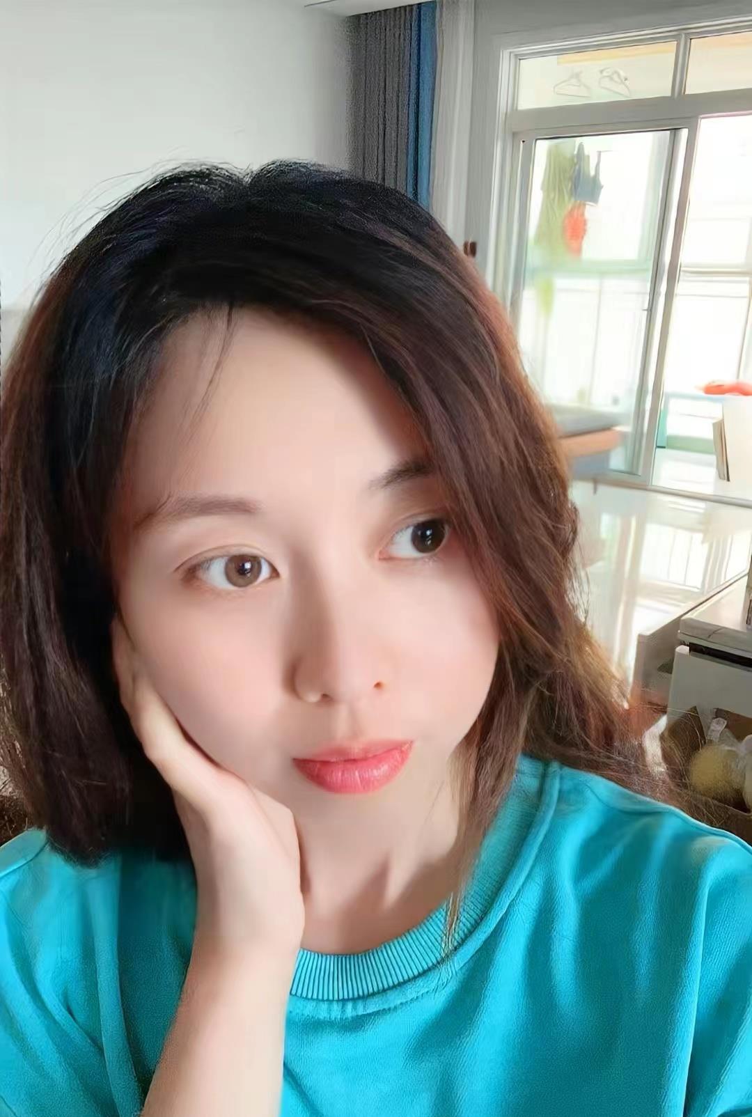 田静贤惠人设崩塌,靠许敏人气直播赚几千万,如今硬气翻脸不认人_许妈_