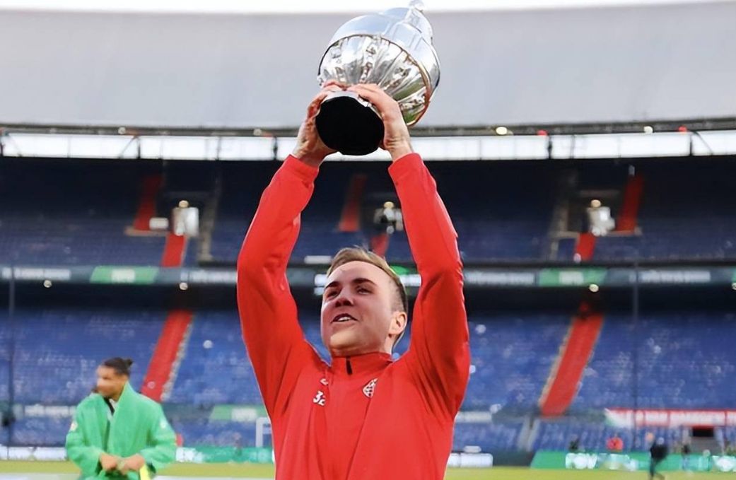 老骥伏枥志在千里,努力不放弃,欧洲金童格策的另一端人生_世界杯_球迷