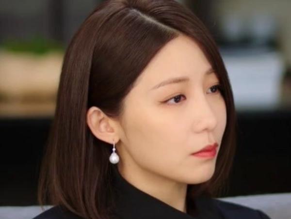 参与《半是蜜糖半是伤》已经走红,现在安薇玲圈粉无数《浮图缘》