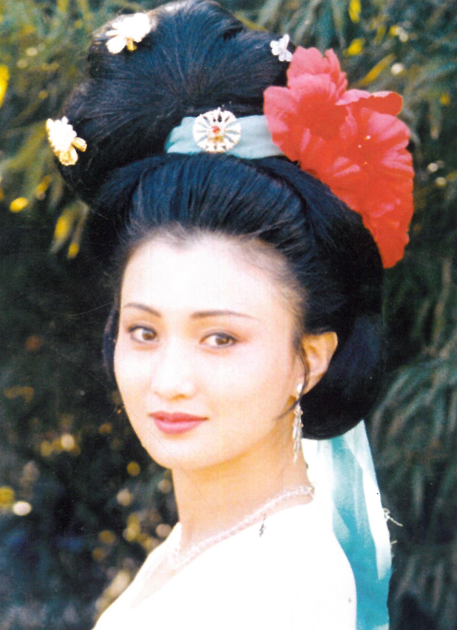 但又不是真心实意地太卖力取悦唐玄宗,杨玉环,高力士,肯定得不到他们