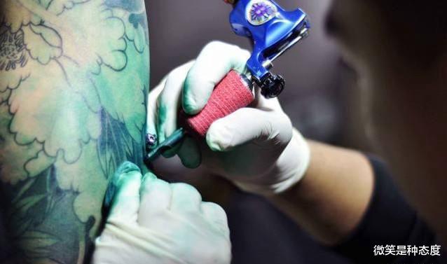 29岁纹身师:女顾客要求在她私处纹"用力",还问我要不要试一试
