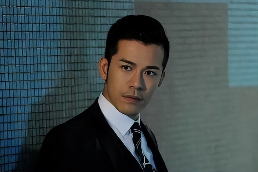 tvb前小生曝曾因留胡子遭易角:我很叛逆不肯剃_沈震轩_发展_陈欣妍