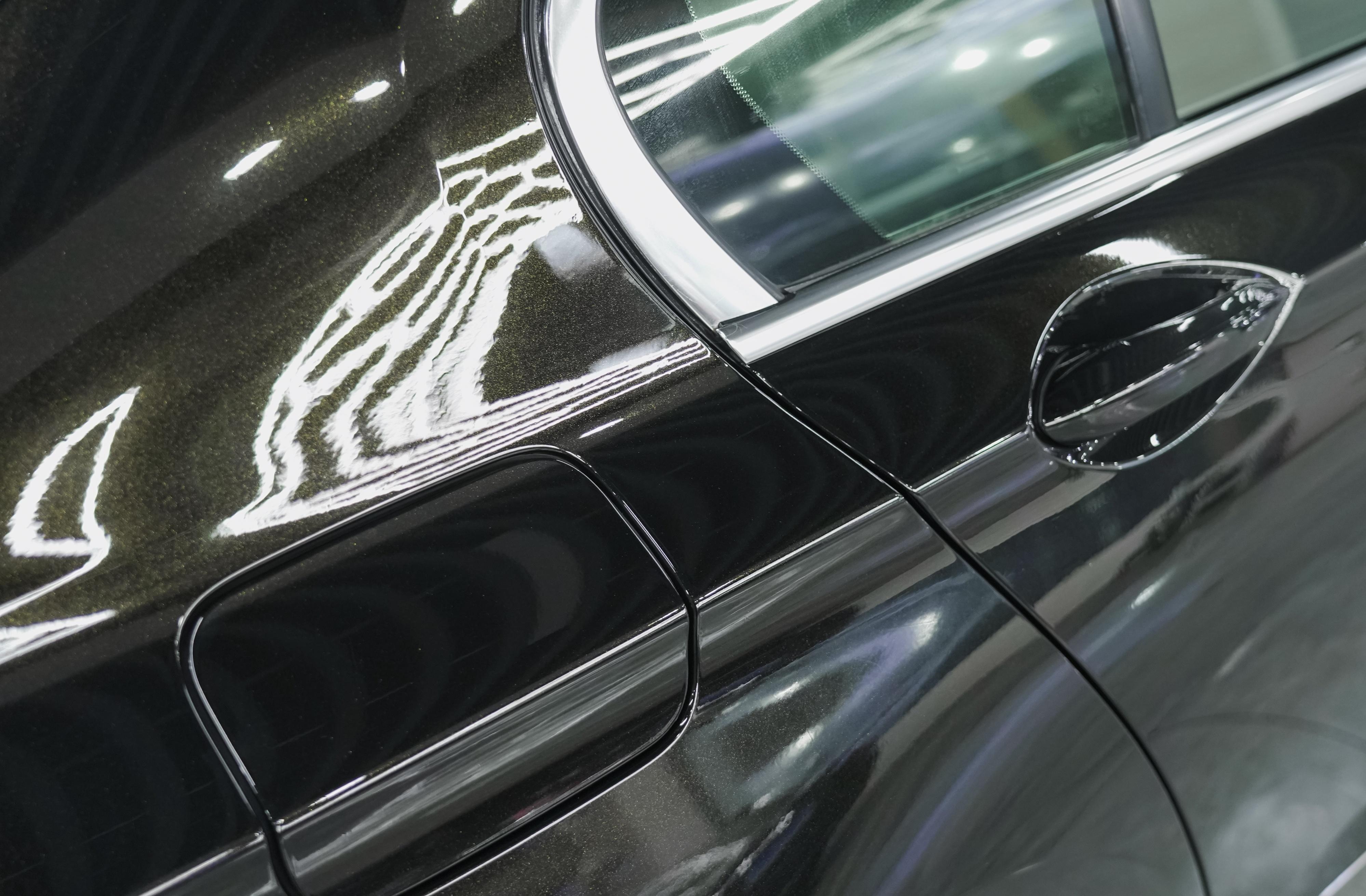 「汽车贴膜案例」宝马7系装贴膜一姐 · 超亮金属黑tpu改色车衣,养护